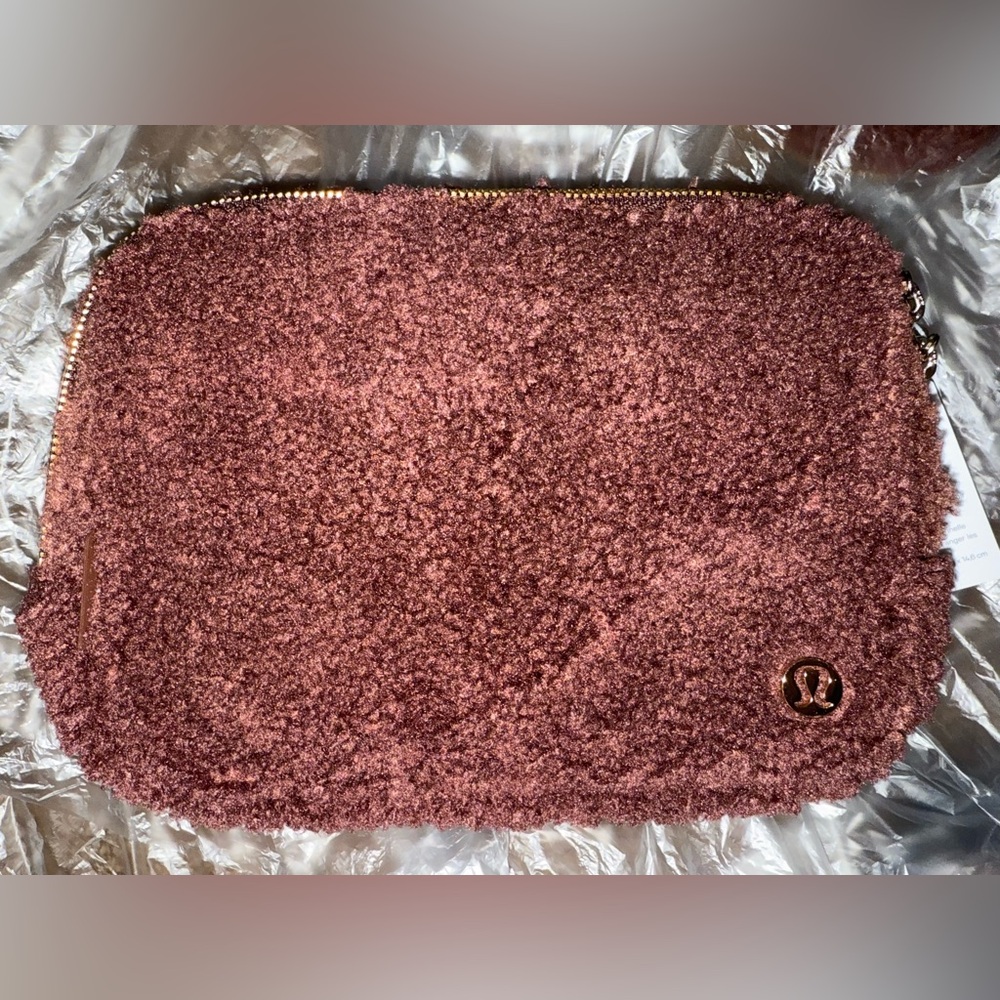 NWT Lululemon Everyday Belt Bag Large Fleece